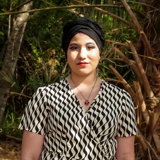 Isabella De Oliveira head shot