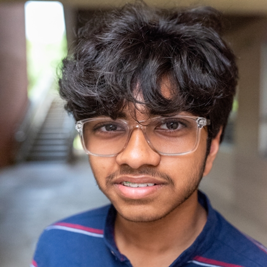 Poorvaakshith Ravuri head shot