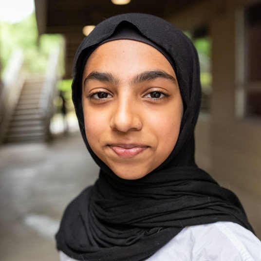 Aisha Farooqi head shot